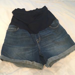 Maternity shorts